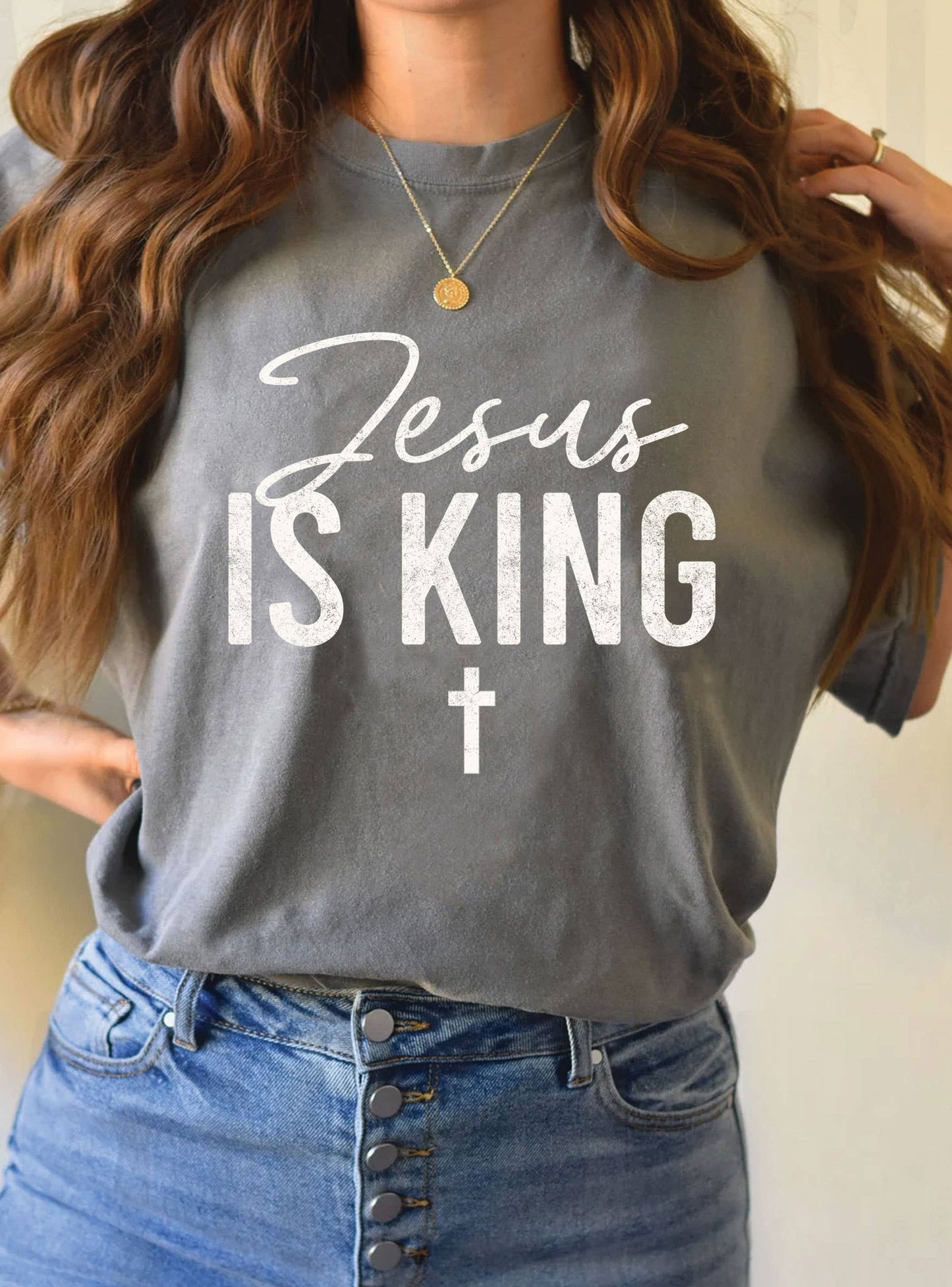 JESUS IS KING CROSS GRAPHIC TSHIRTS: GREY