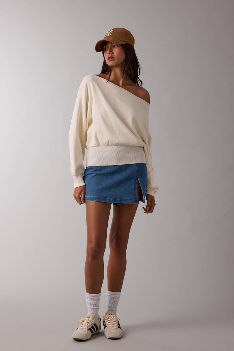 DENIM ONE-SIDE SLIT SLIM FIT-IN MINI SKORT