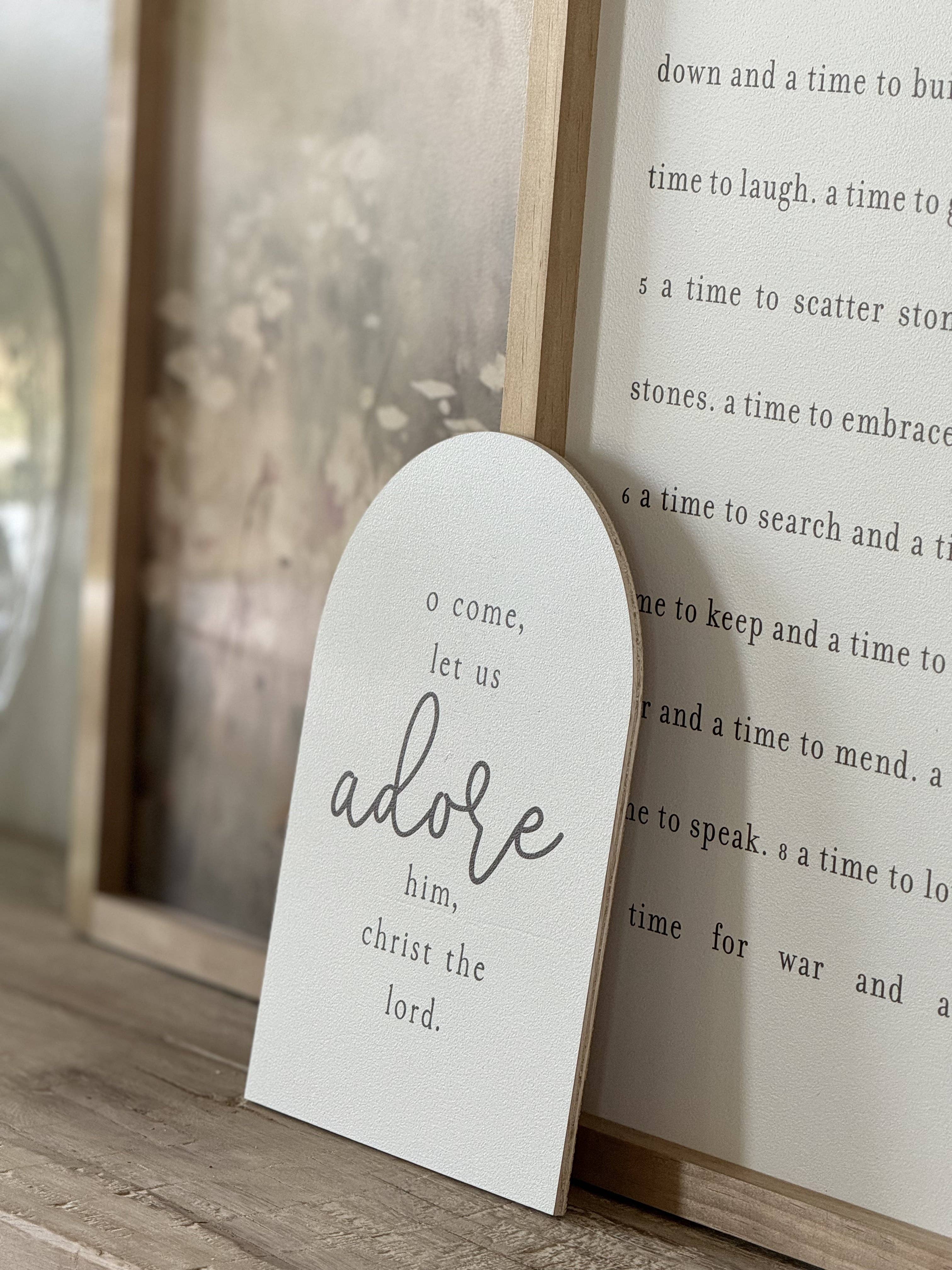 O Come Let Us Adore Him, Arch