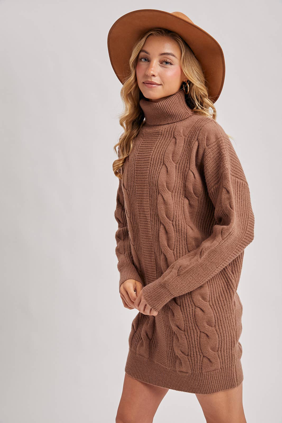 TURTLE NECK CHUNKY CABLE KNIT SWEATER DRESS