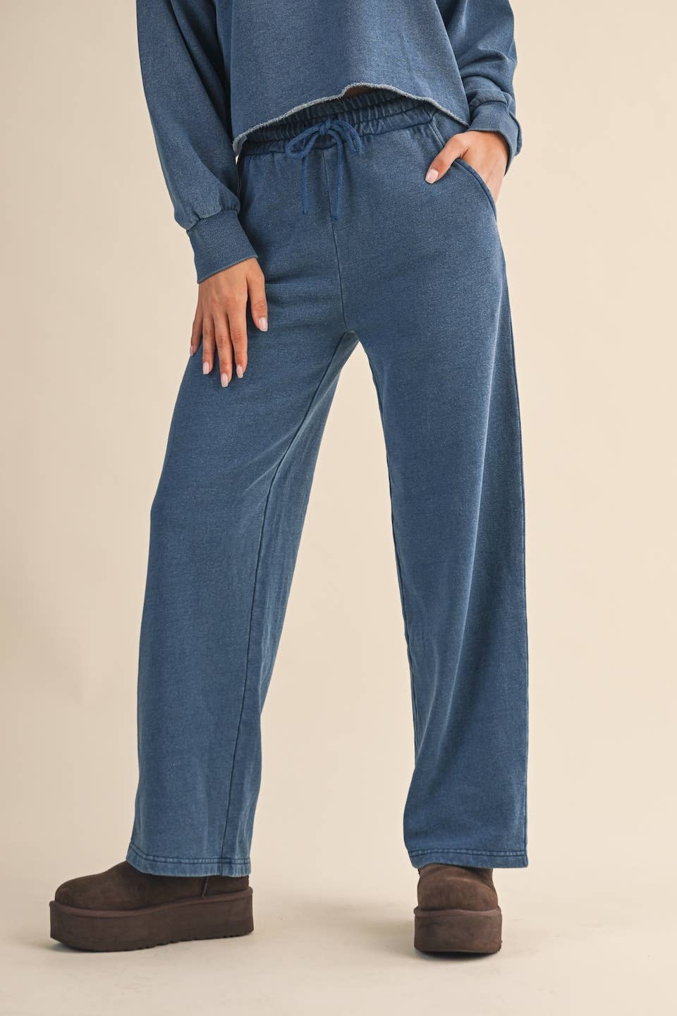 Denim Wash Fleece-Lined Sweatpants: Charcoal Denim