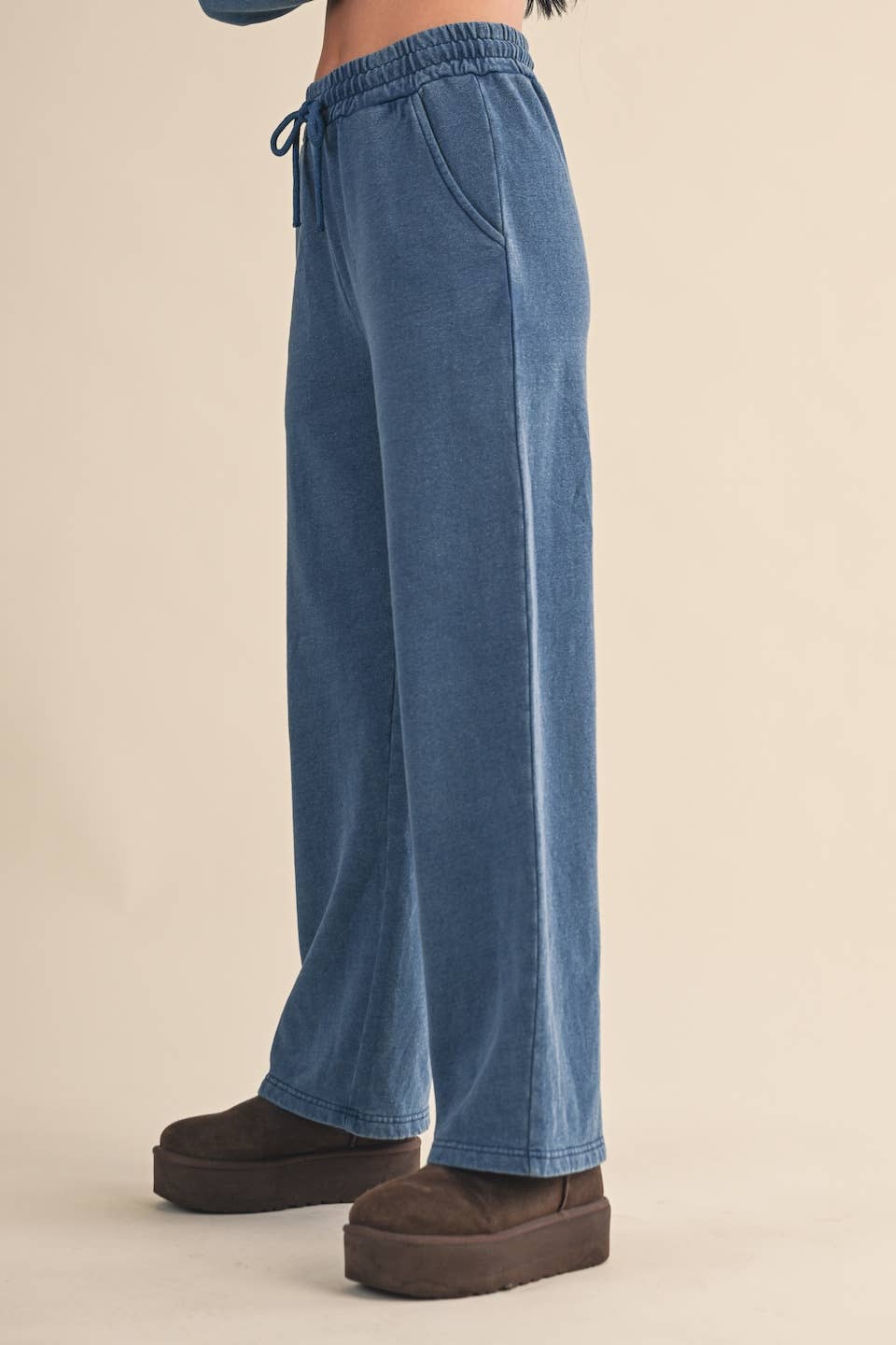 Denim Wash Fleece-Lined Sweatpants: Charcoal Denim