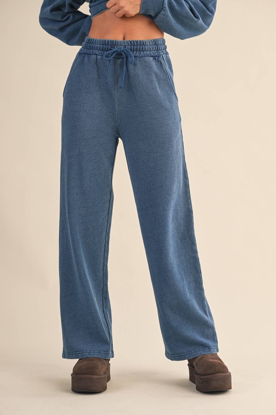 Denim Wash Fleece-Lined Sweatpants: Charcoal Denim