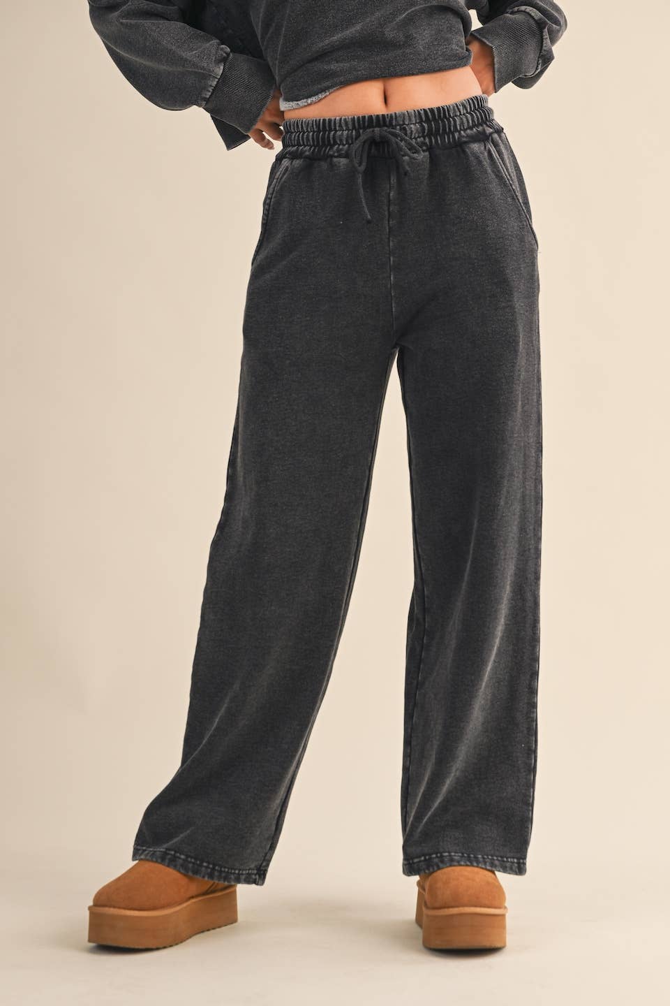 Denim Wash Fleece-Lined Sweatpants: Charcoal Denim