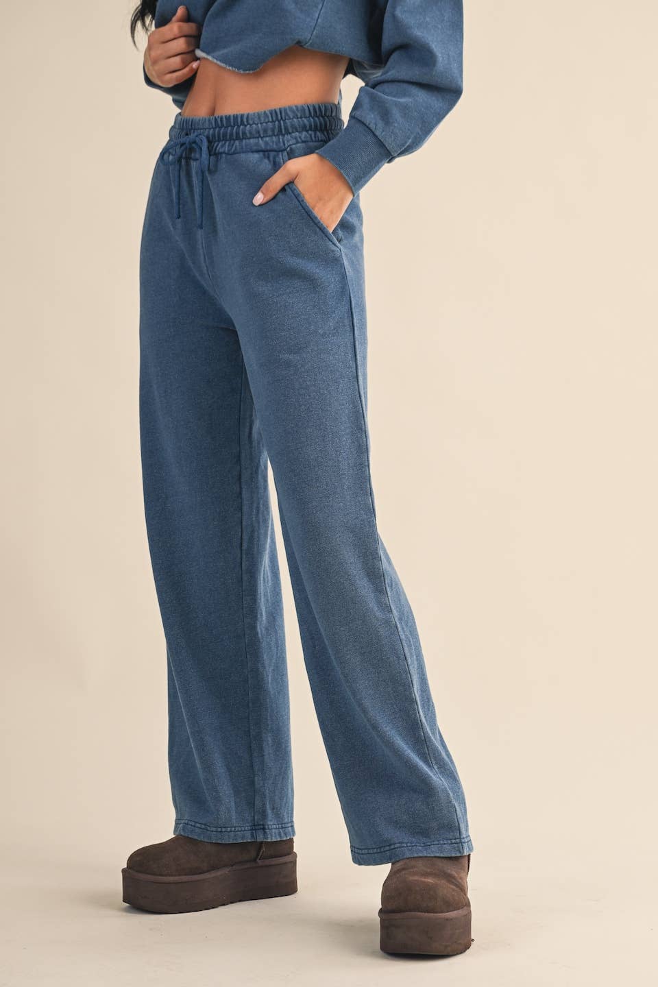 Denim Wash Fleece-Lined Sweatpants: Charcoal Denim