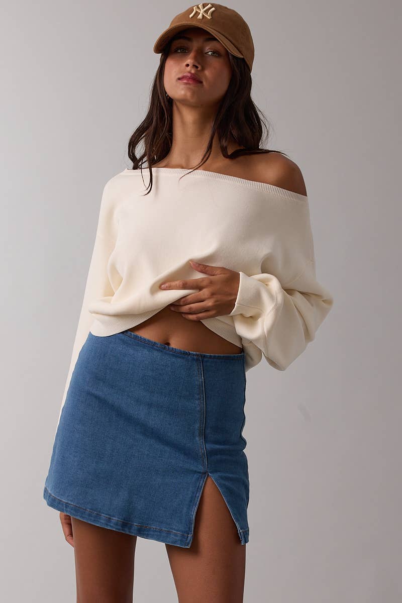 DENIM ONE-SIDE SLIT SLIM FIT-IN MINI SKORT