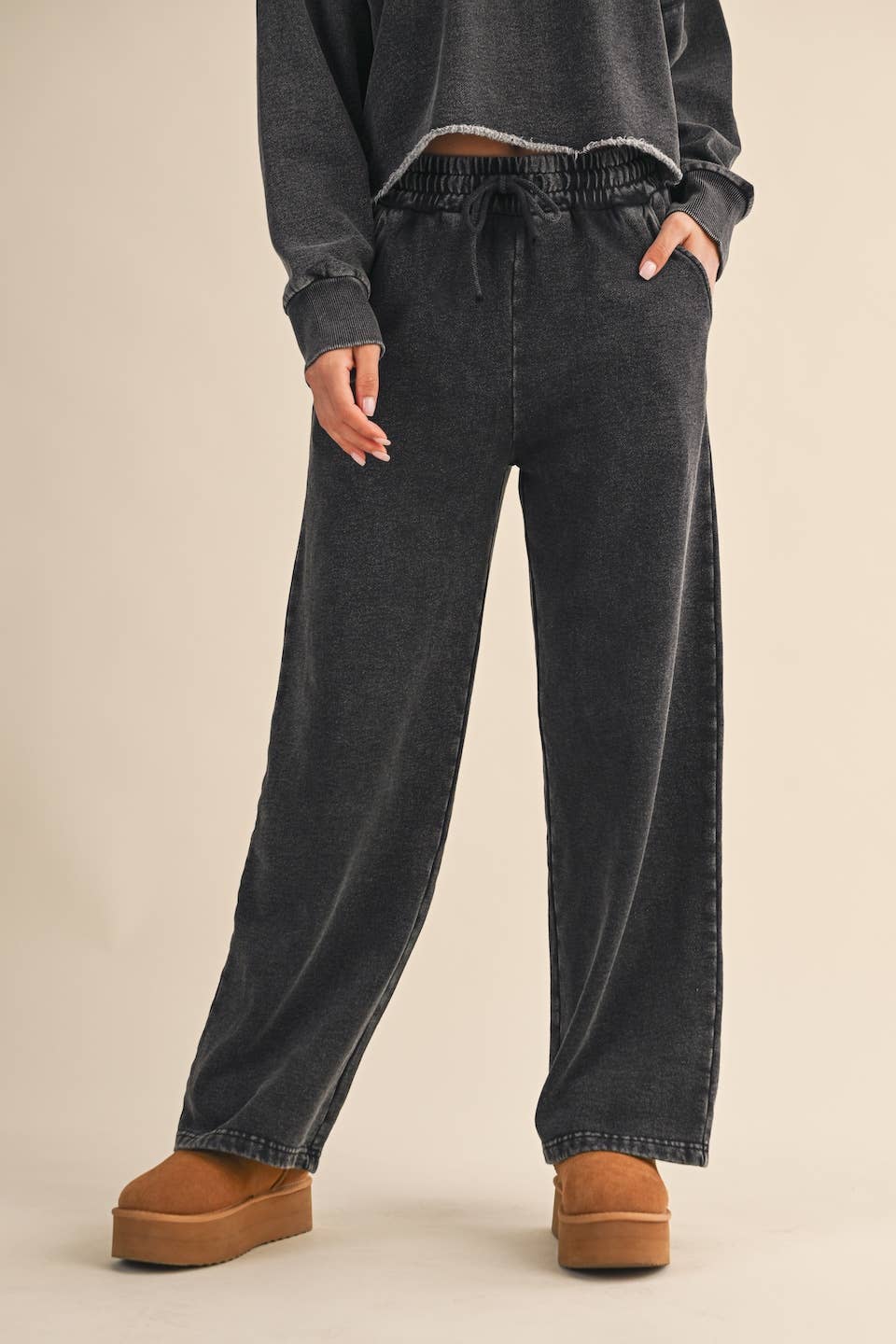 Denim Wash Fleece-Lined Sweatpants: Charcoal Denim