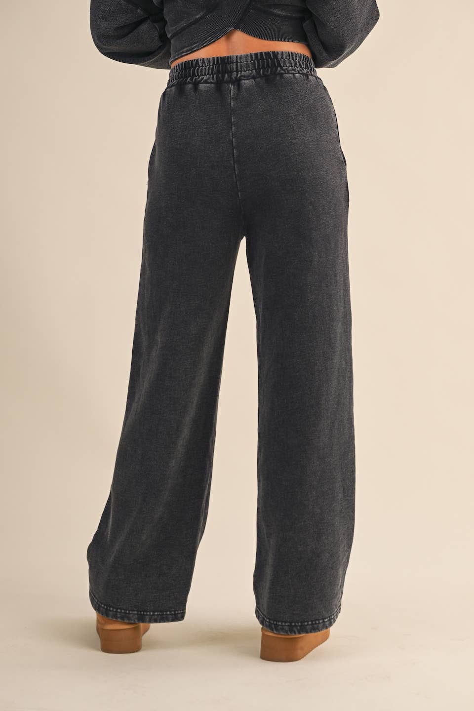 Denim Wash Fleece-Lined Sweatpants: Charcoal Denim