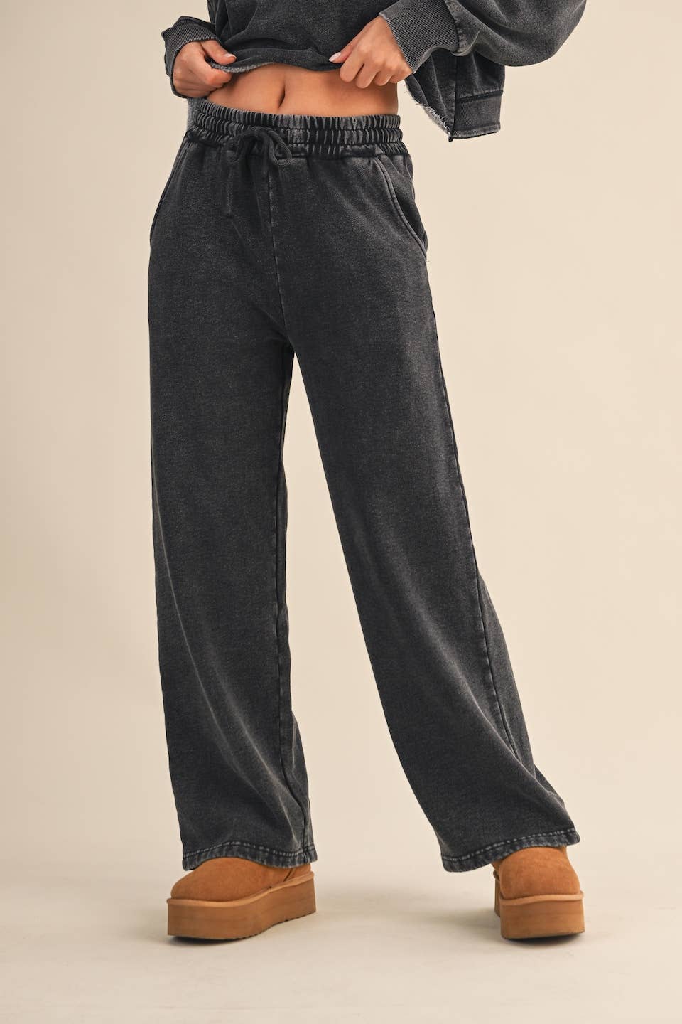 Denim Wash Fleece-Lined Sweatpants: Charcoal Denim