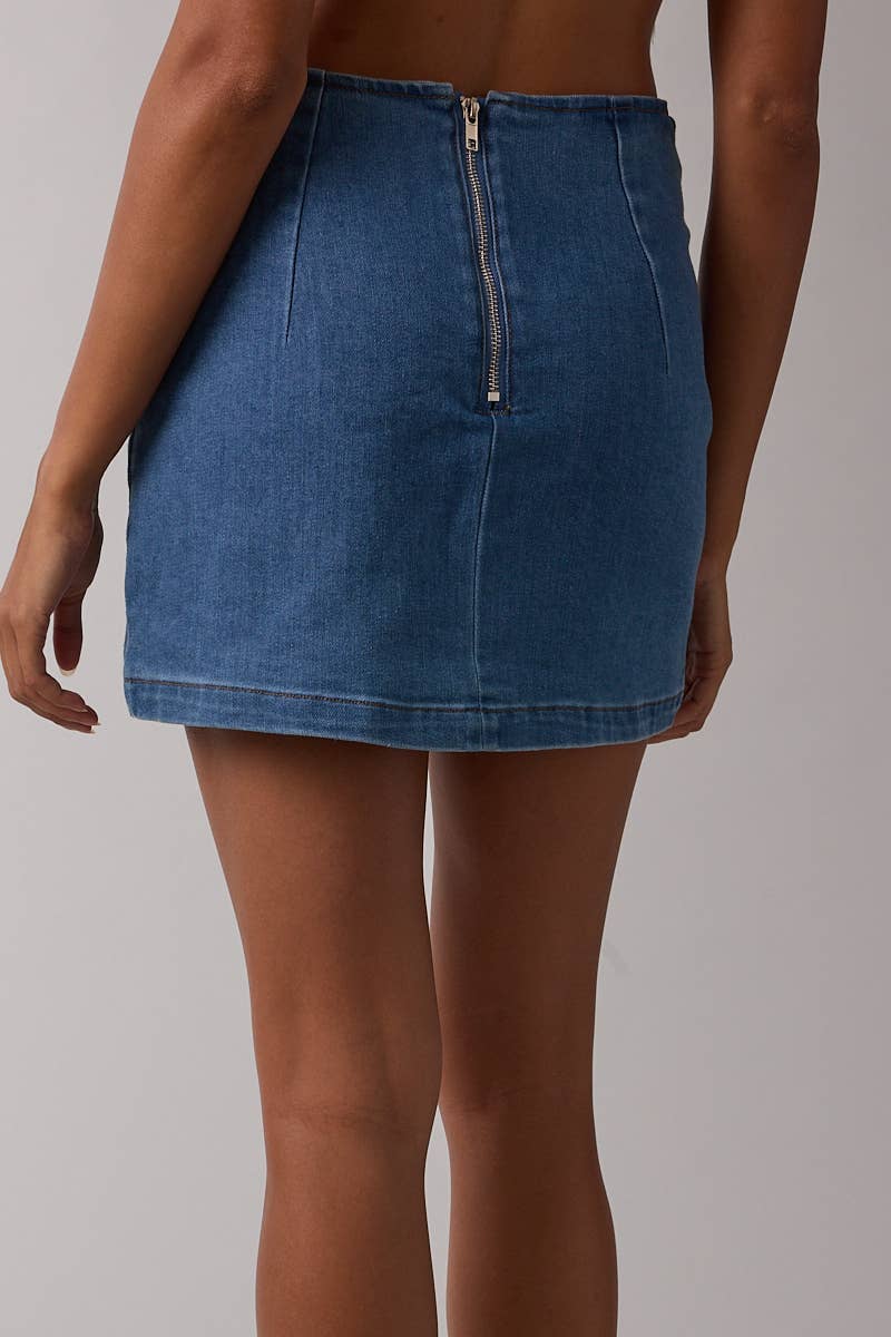 DENIM ONE-SIDE SLIT SLIM FIT-IN MINI SKORT